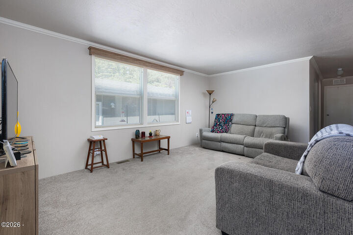 Property Photo:  1809 SE Alder Lane Drive  OR 97391 