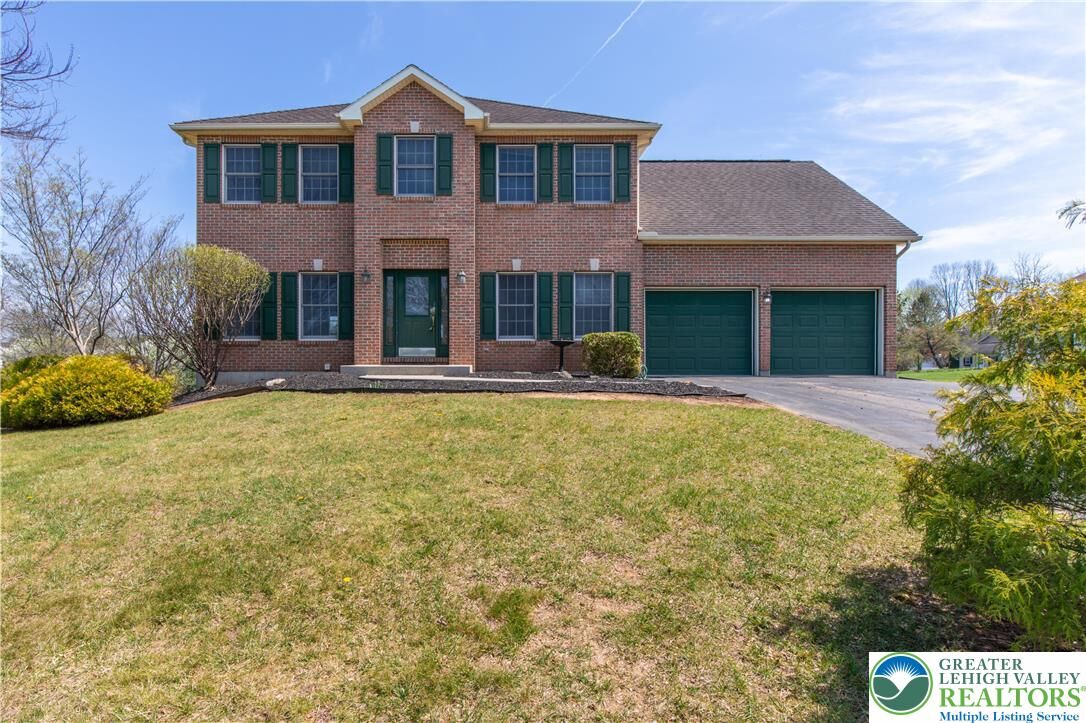 Property Photo: 1465 Deer Path Road PA 18040