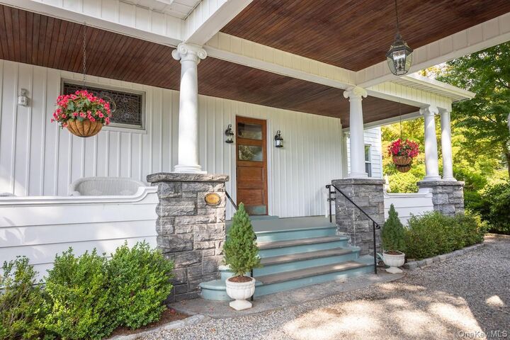 Property Photo:  38 Oliphant Avenue 6  NY 10522 