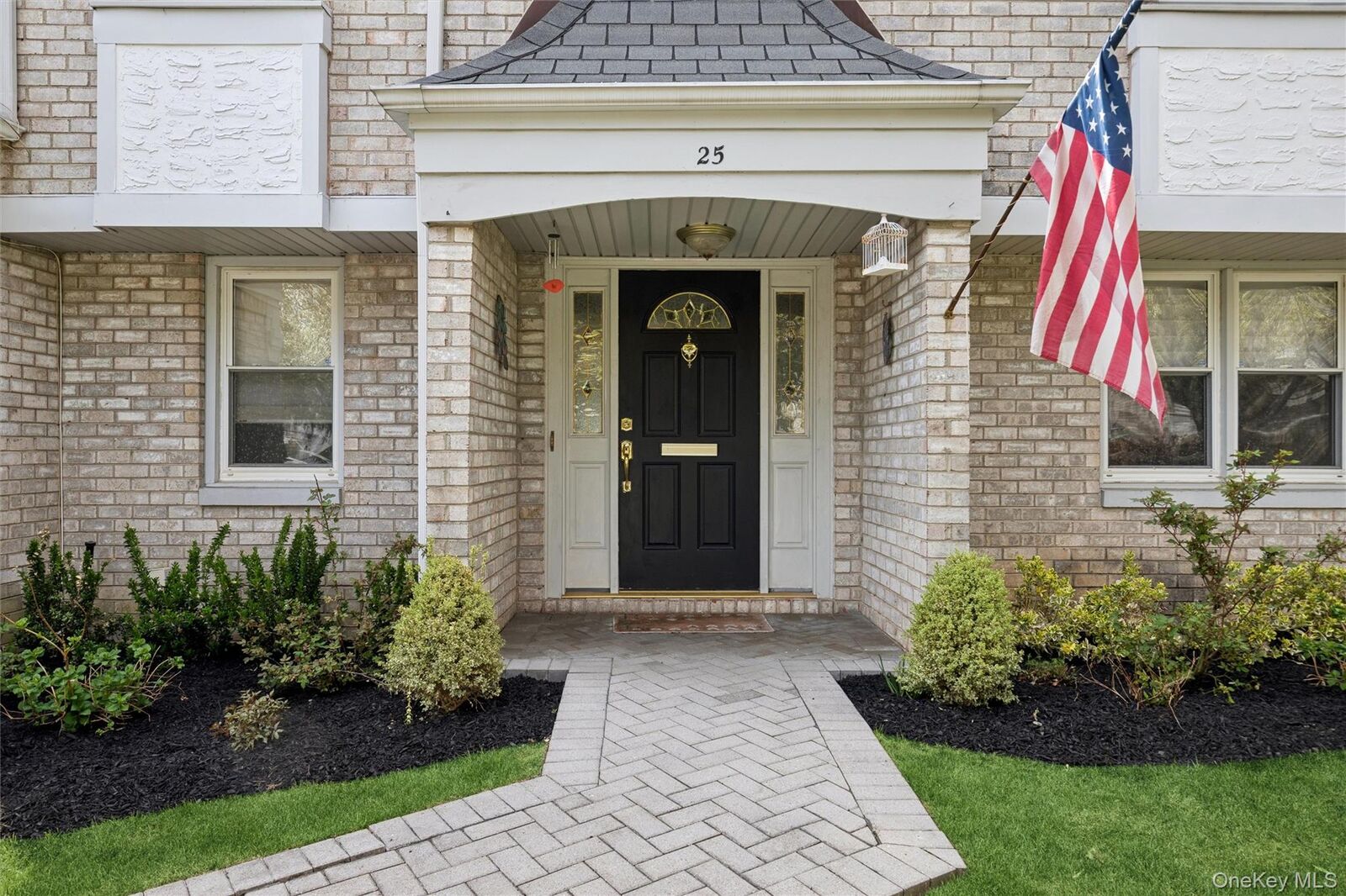 Property Photo:  25 Fairway Circle S  NY 11030 