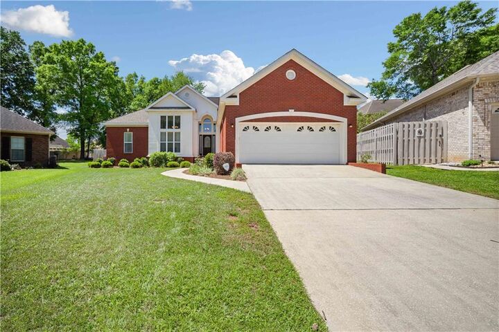 Property Photo:  7013 Medinah Court  AL 36618 
