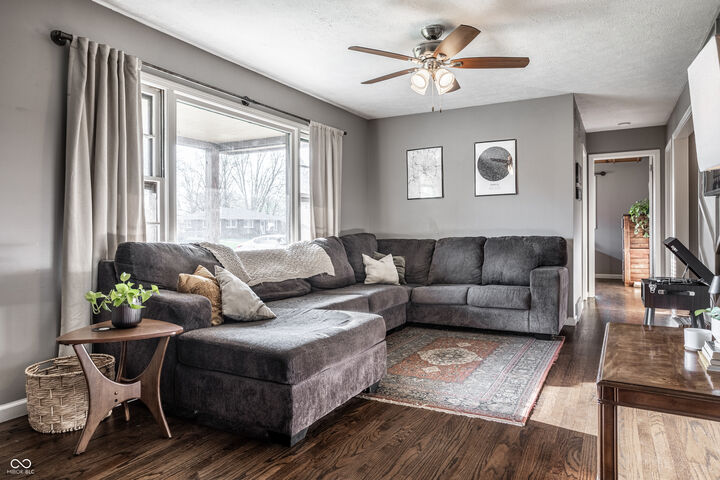 Property Photo:  654 Sunset Boulevard  IN 46142 