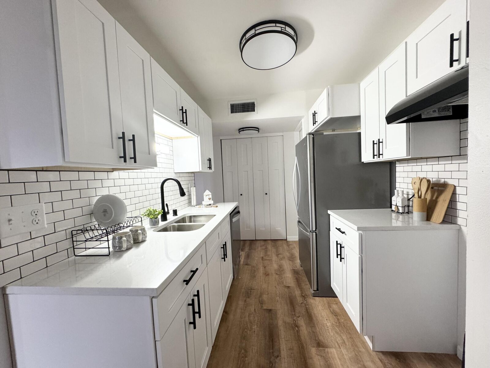 Property Photo:  4000 W Rivers Edge Cir 6  WI 53209 