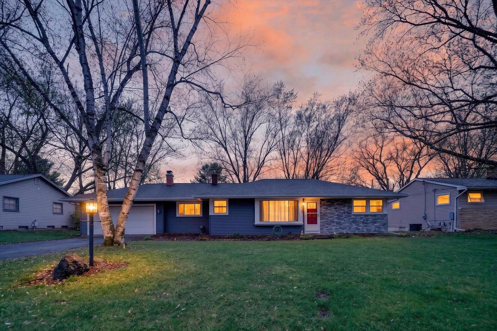 Property Photo:  2520 Dorvin Drive  MI 49201 