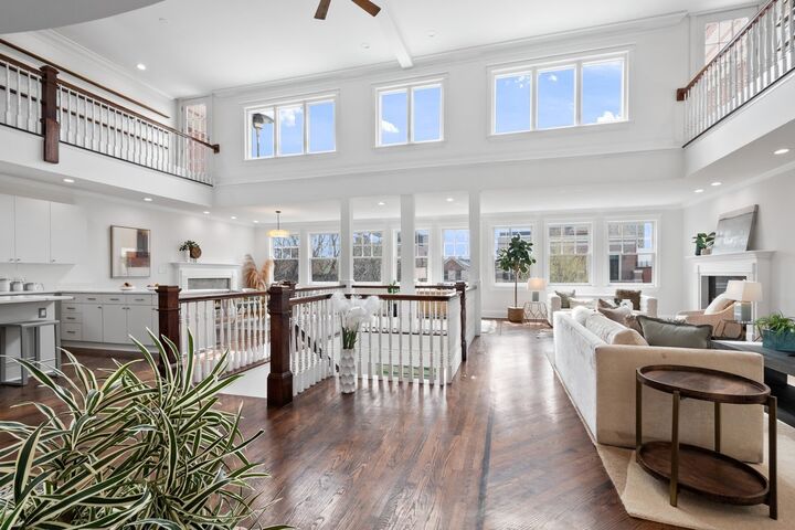 Property Photo:  840 W Buckingham Place 4  IL 60657 