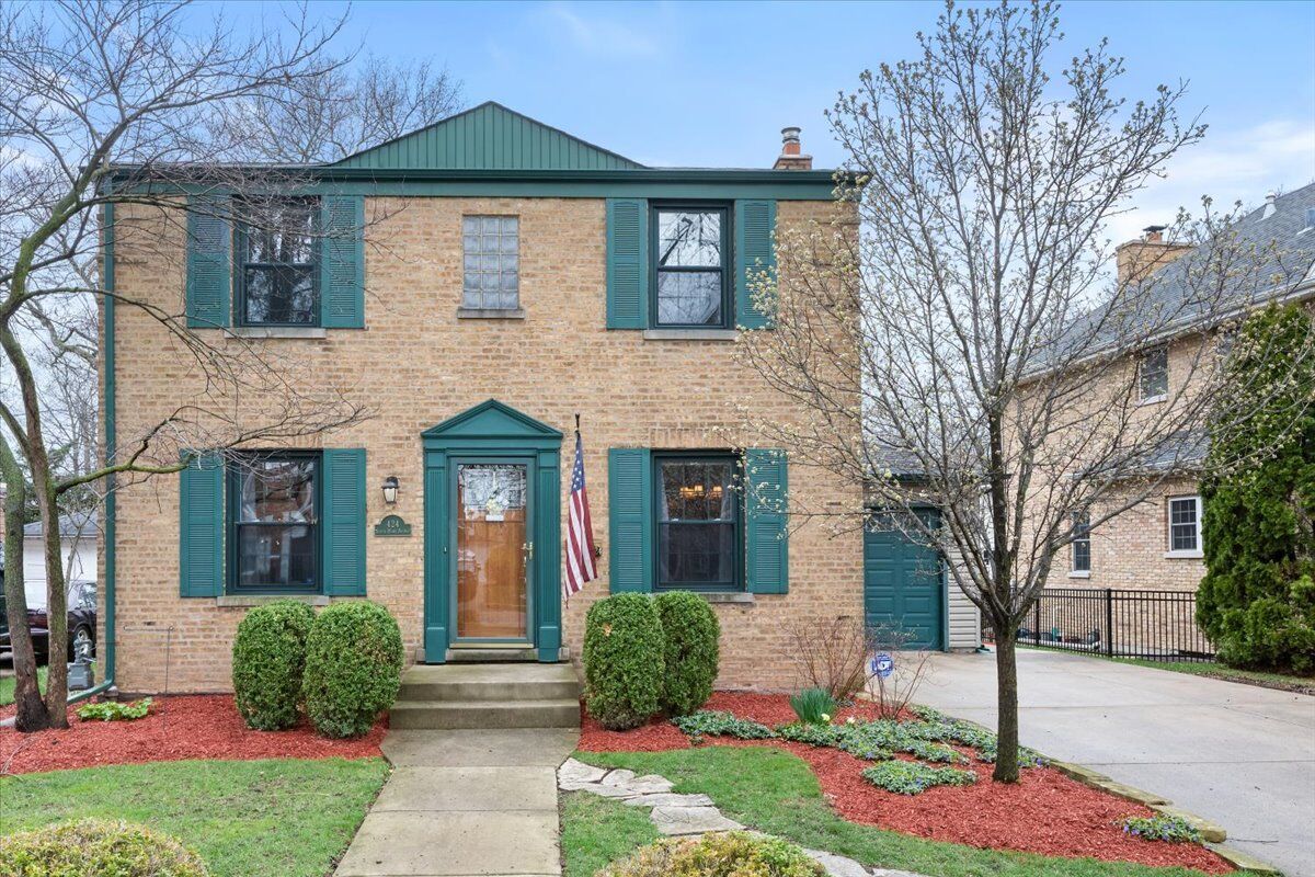 Property Photo:  424 S Home Avenue  IL 60068 