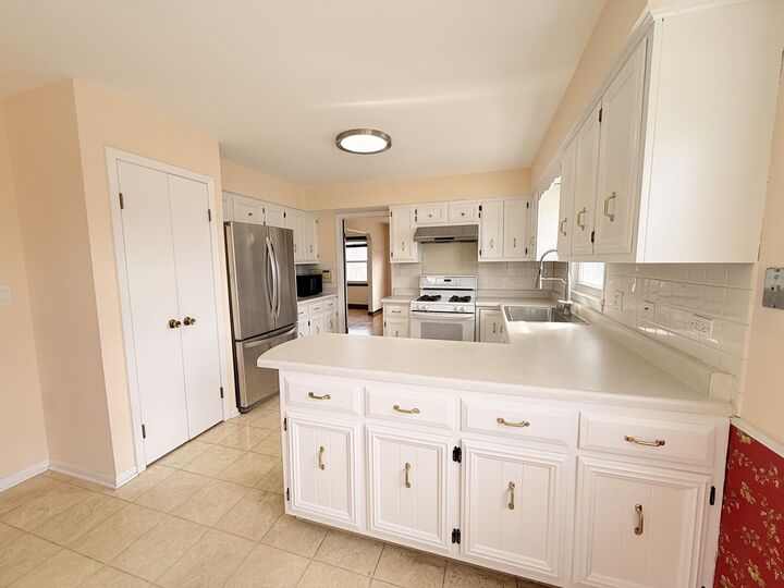 Property Photo:  4220 Oakton Street 2  IL 60076 
