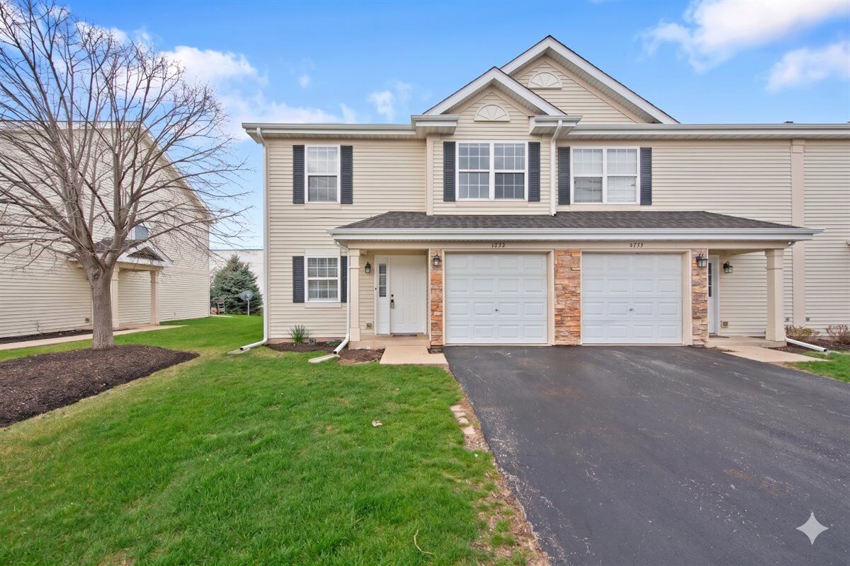 Property Photo:  1737 W Chrysler Drive  IL 61008 