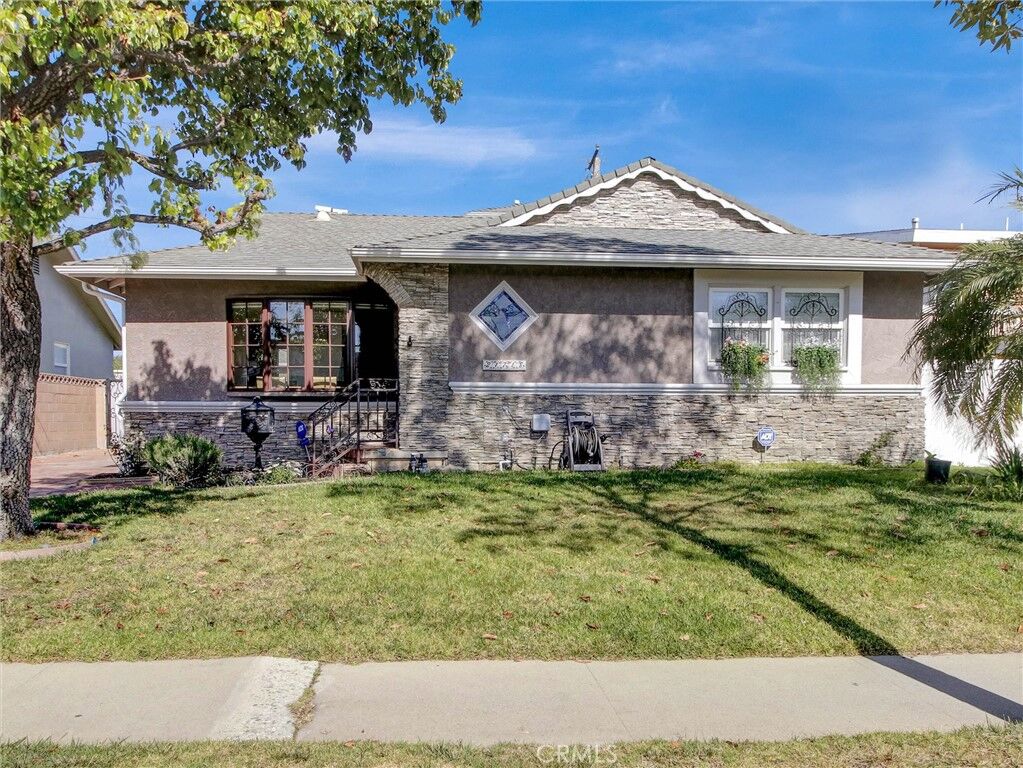 Property Photo:  21718 Ladeene  CA 90503 