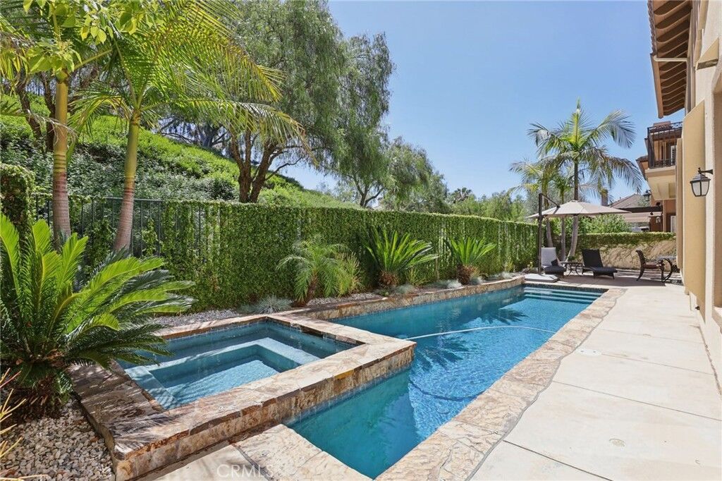 Property Photo: 6 Westchester Court CA 92679