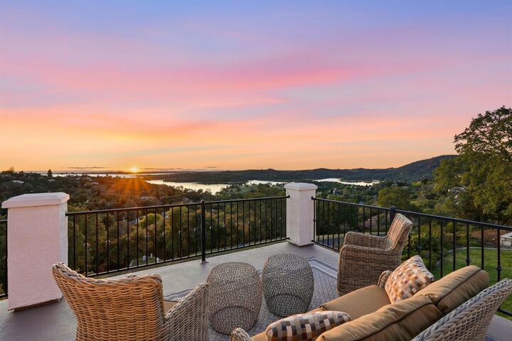 Property Photo:  854 Villa Del Sol  CA 95762 