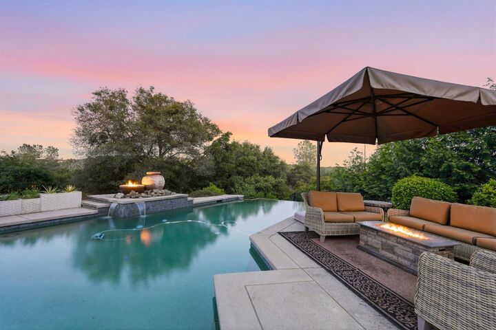 Property Photo: 854 Villa Del Sol CA 95762