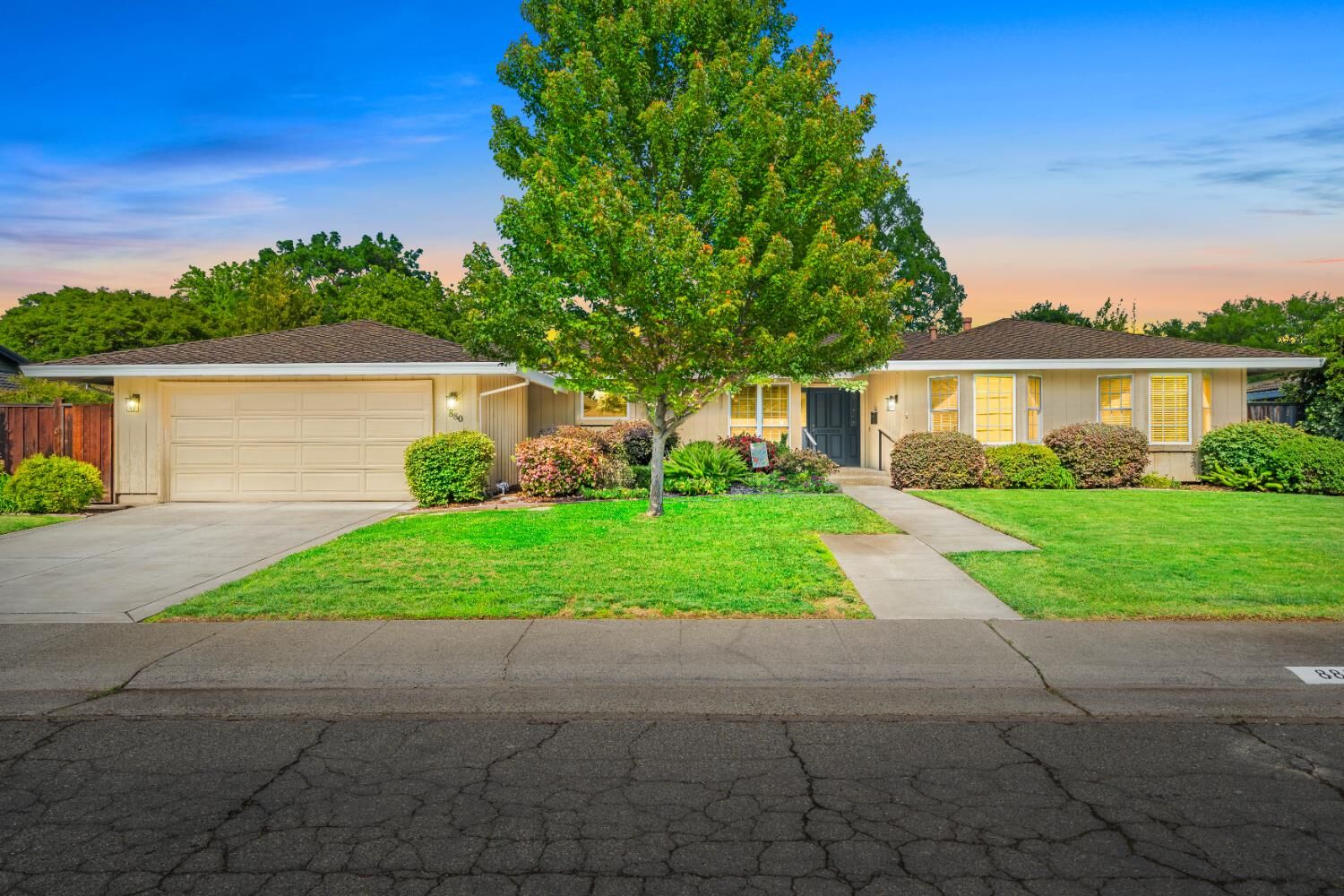 Property Photo:  880 Laverstock Way  CA 95864 