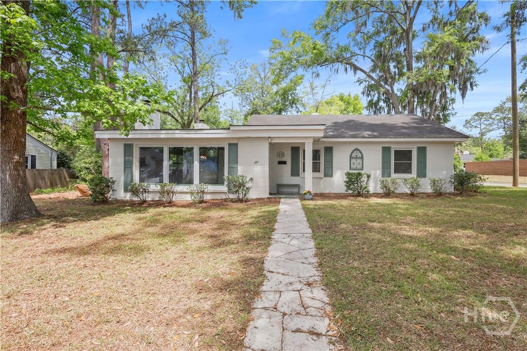 Property Photo:  1650 E Duffy Street  GA 31404 