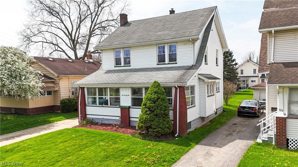 Property Photo:  122 N Bon Air Avenue  OH 44509 