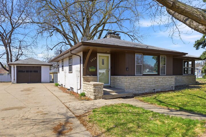 Property Photo:  7008 17th Avenue S  MN 55423 