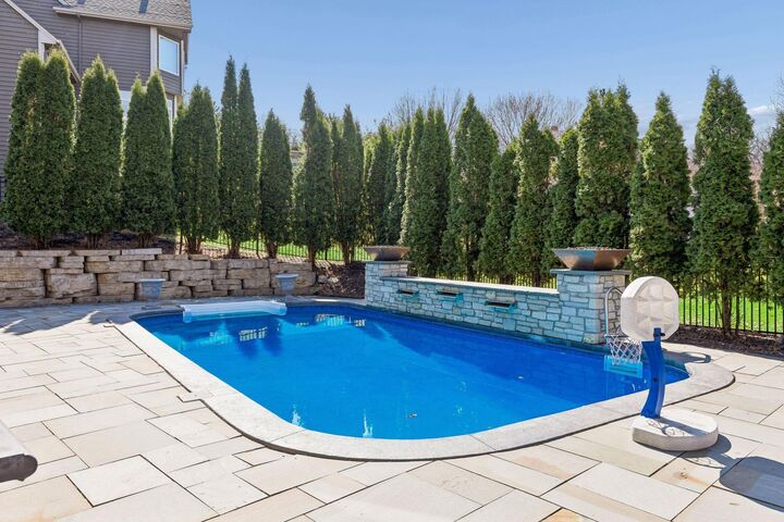 Property Photo:  3820 Hunters Overlook Lane  MN 55123 