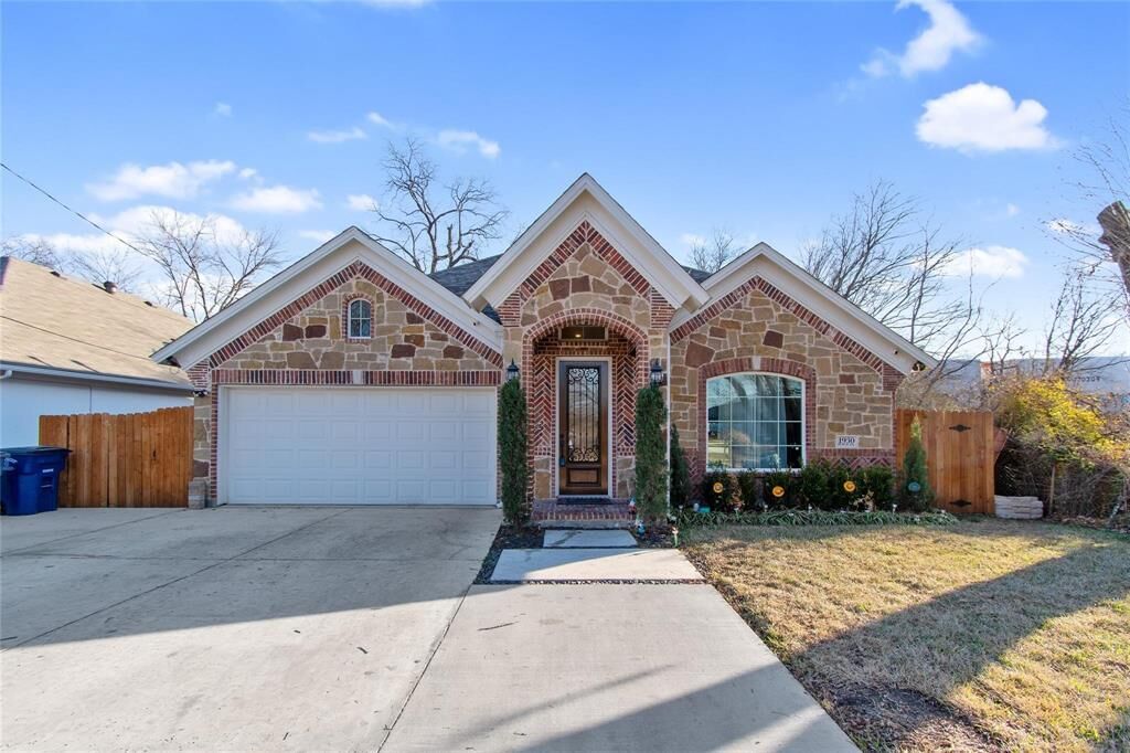 Property Photo:  1930 Muncie Avenue  TX 75212 
