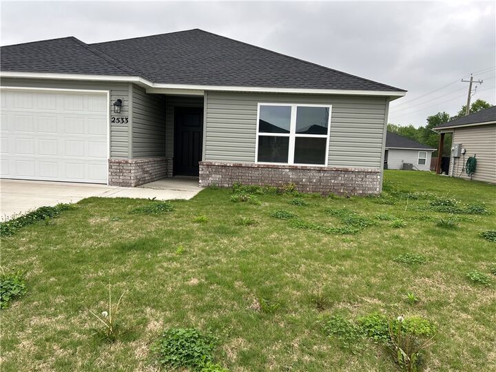 Property Photo:  2533 E Foxbury Street  AR 72761 
