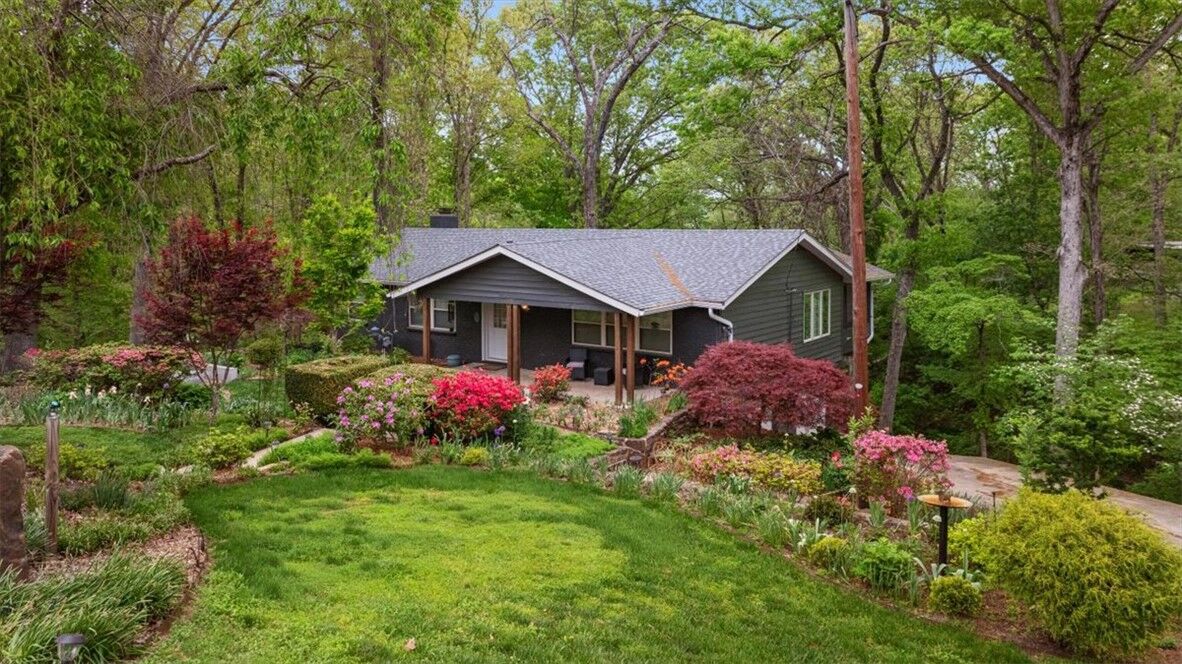 Property Photo: 821 Lakeview Drive AR 72756