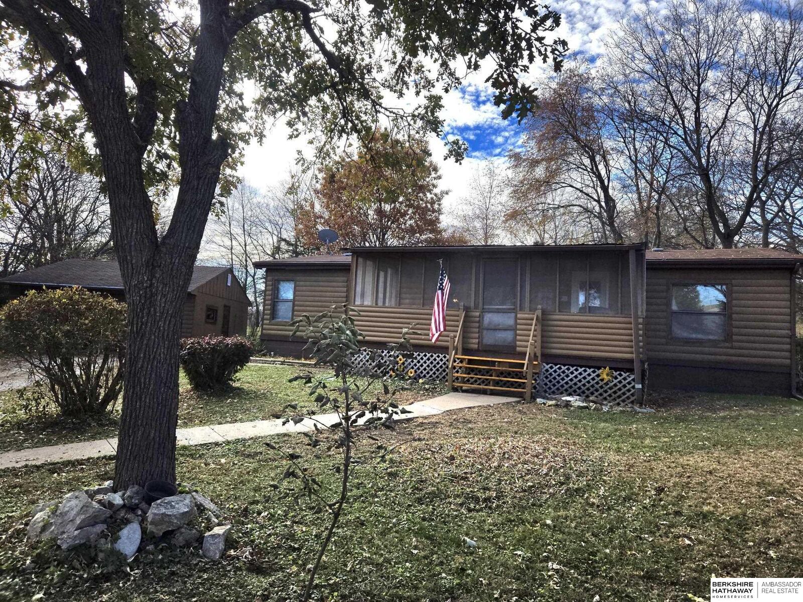 Property Photo:  415 &Amp 401 Kaffenberger Drive  NE 68409 