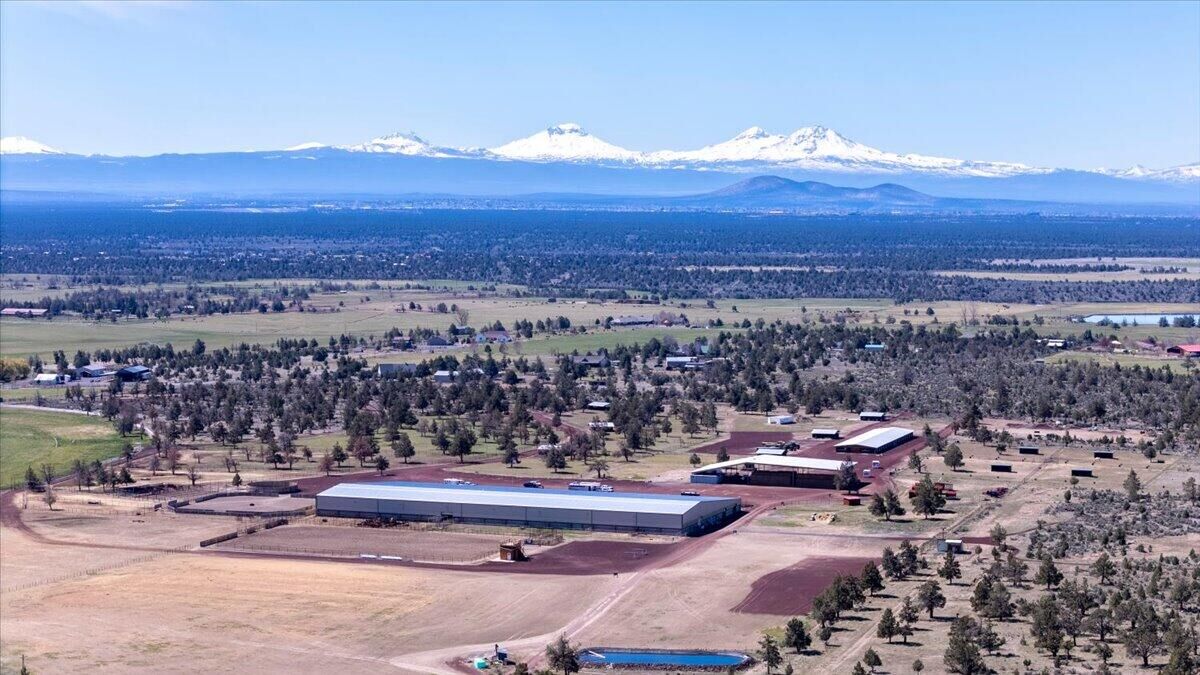 Property Photo:  11997 SW Cornett Loop  OR 97753 