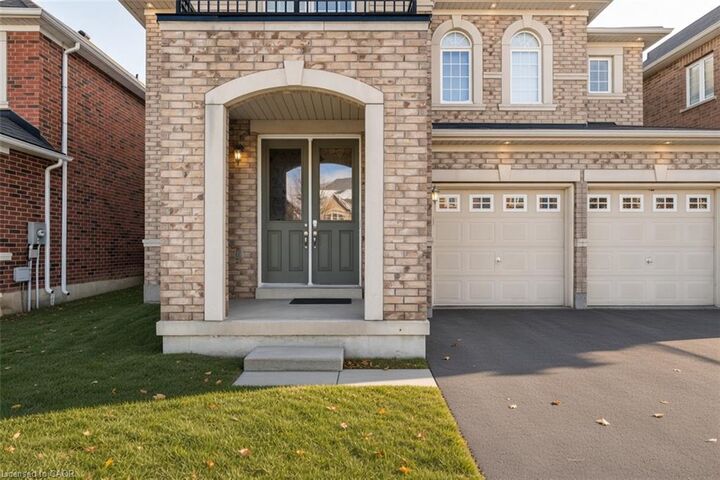 Property Photo:  22 Woodhouse Street  ON L9K 0H2 