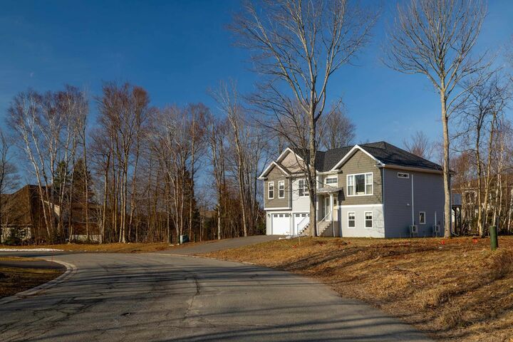 Photo de la propriété: 74 England Circle PE C1E 1W9