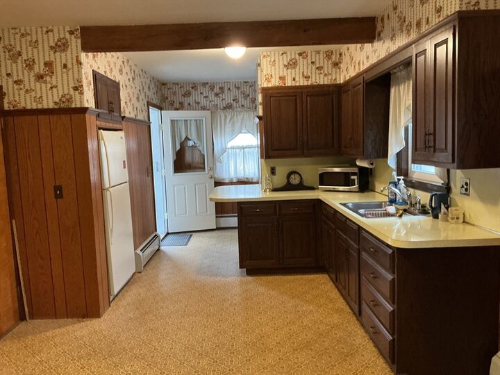 Property Photo:  42 Elm Street  MA 01510 