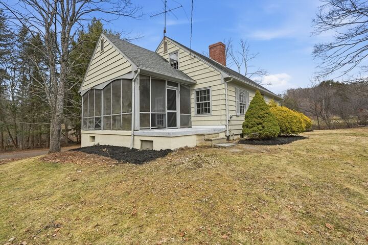 Property Photo:  75 North Rd  MA 01036 