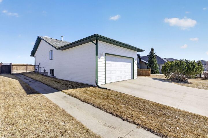 Property Photo: 505 1 Street NW AB T0M 1J0