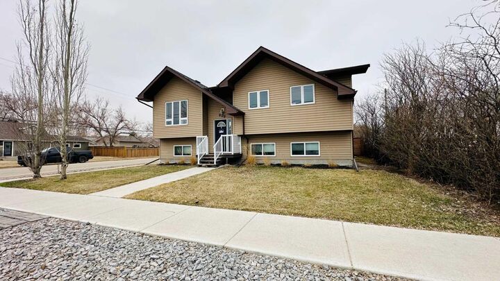 Property Photo: 609 1 Street SW AB T0J 0Y6