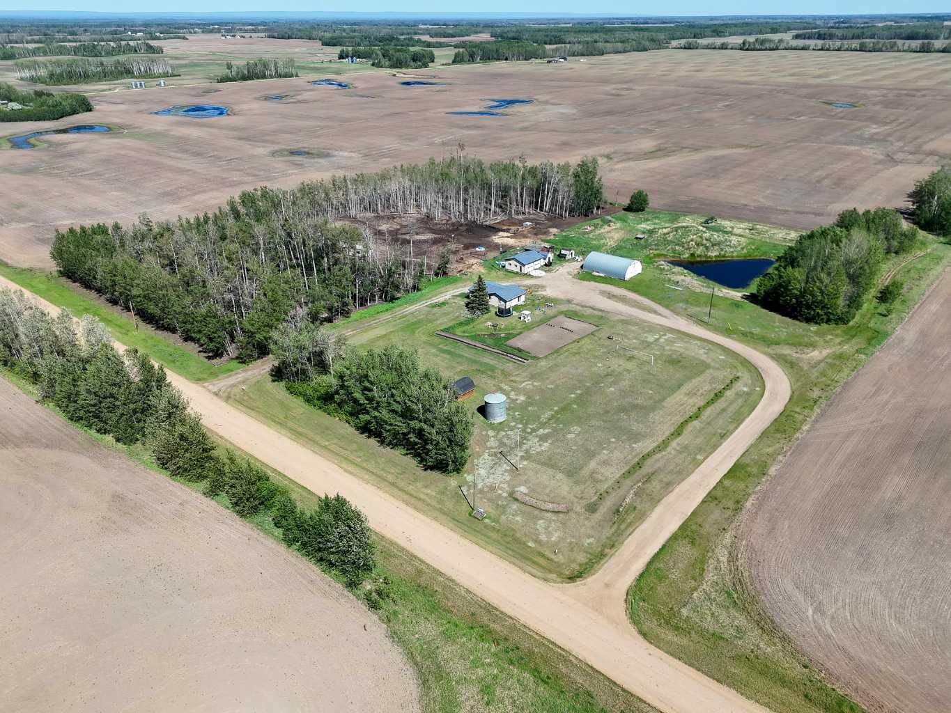 Property Photo: 107139 Range Road 150 AB T0H 2H0