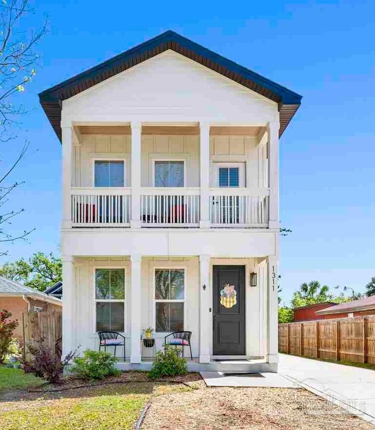 Property Photo:  1311 E Hatton St  FL 32503 