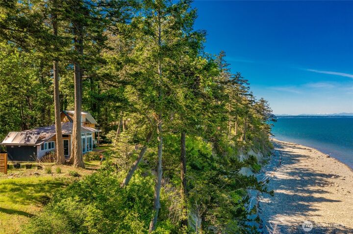 Property Photo: 60 Eliza Island WA 98226