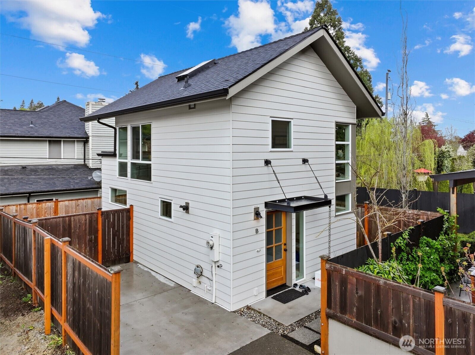 Property Photo:  10055  8th Avenue NW B  WA 98177 