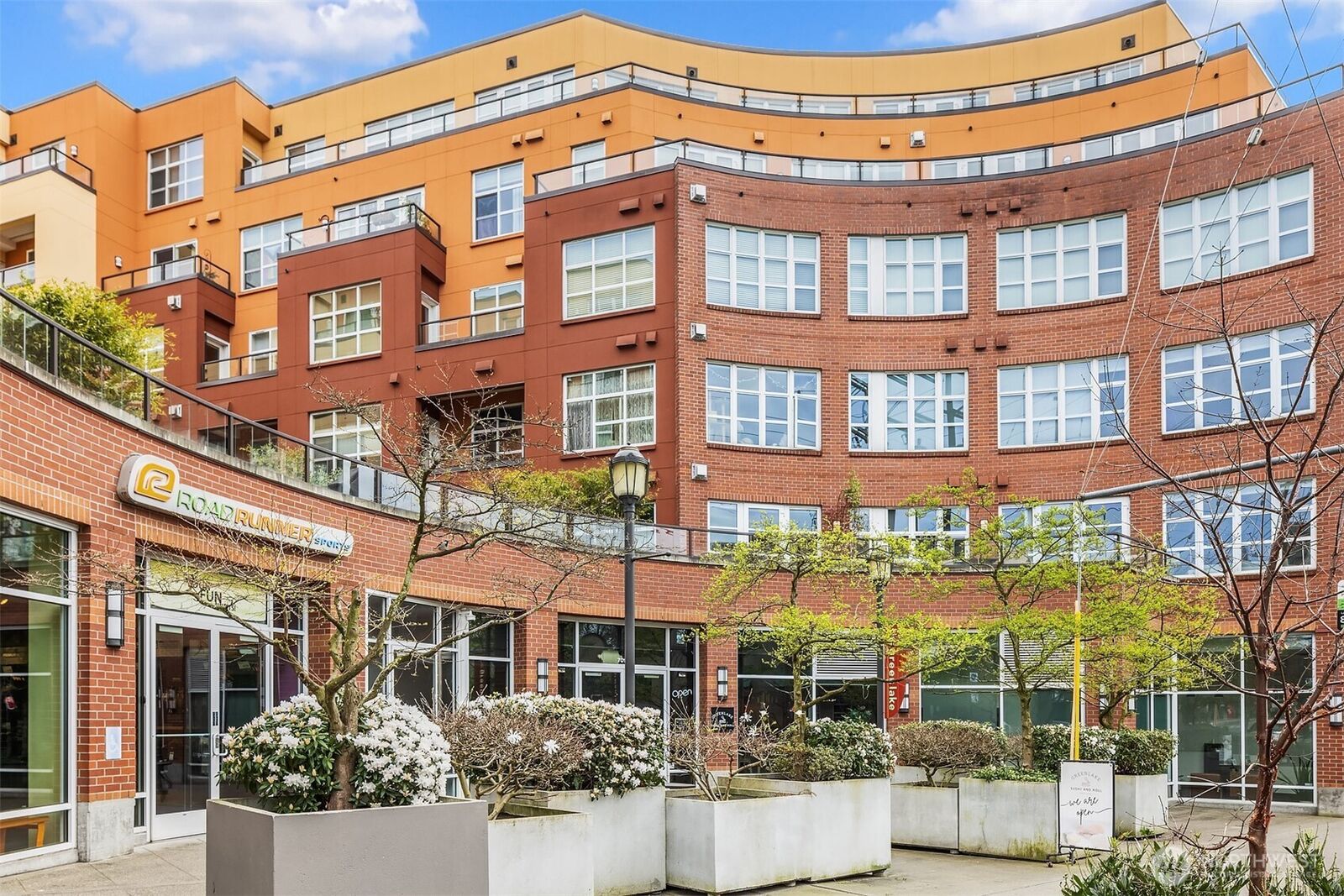 Property Photo:  410 NE 70th Street 201  WA 98115 