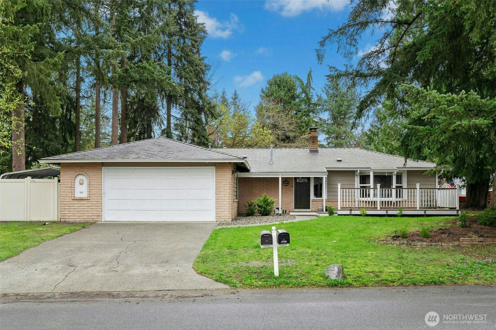 Property Photo:  4707  122nd Place NE  WA 98271 