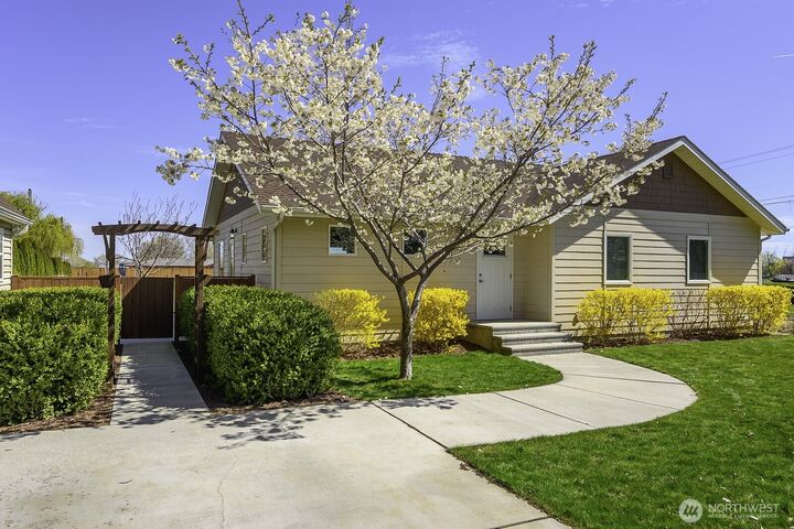 Property Photo: 2143 NE Valley Road WA 98837