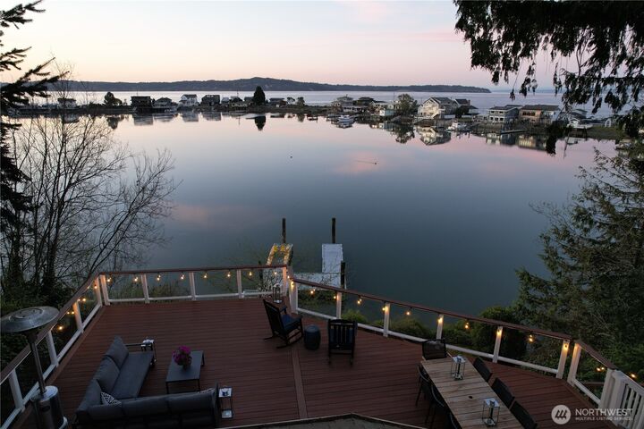 Property Photo:  10258 NE Lafayette Avenue  WA 98110 