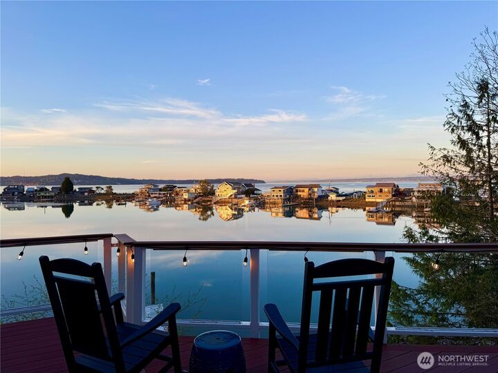 Property Photo:  10258 NE Lafayette Avenue  WA 98110 