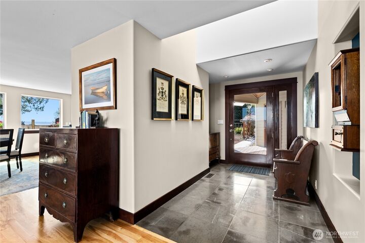 Property Photo: 10258 NE Lafayette Avenue WA 98110