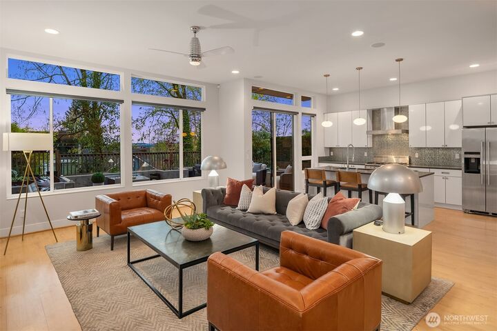 Property Photo:  305  24th Avenue E  WA 98112 