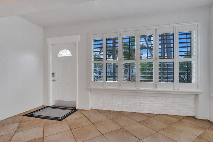 Property Photo:  1316 NE 2nd Avenue  FL 33304 