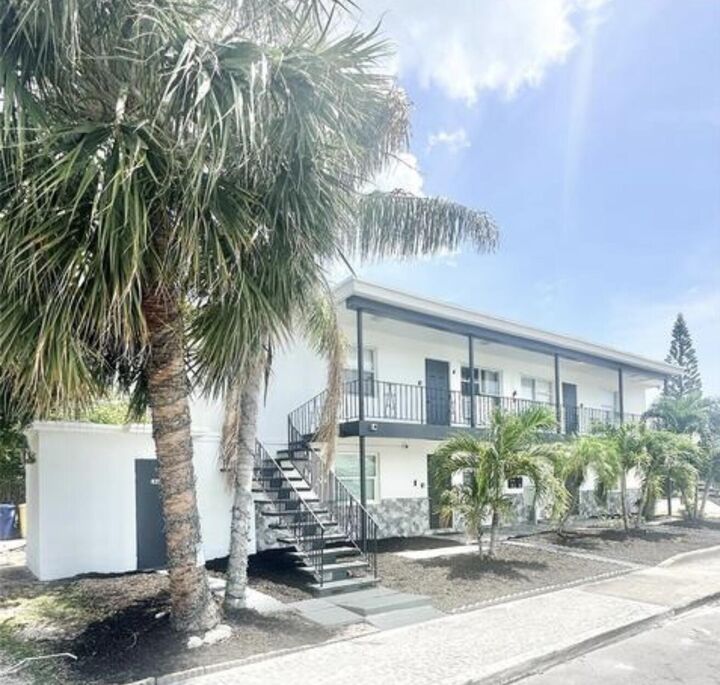 Property Photo:  1501 N Federal Highway 1  FL 33460 