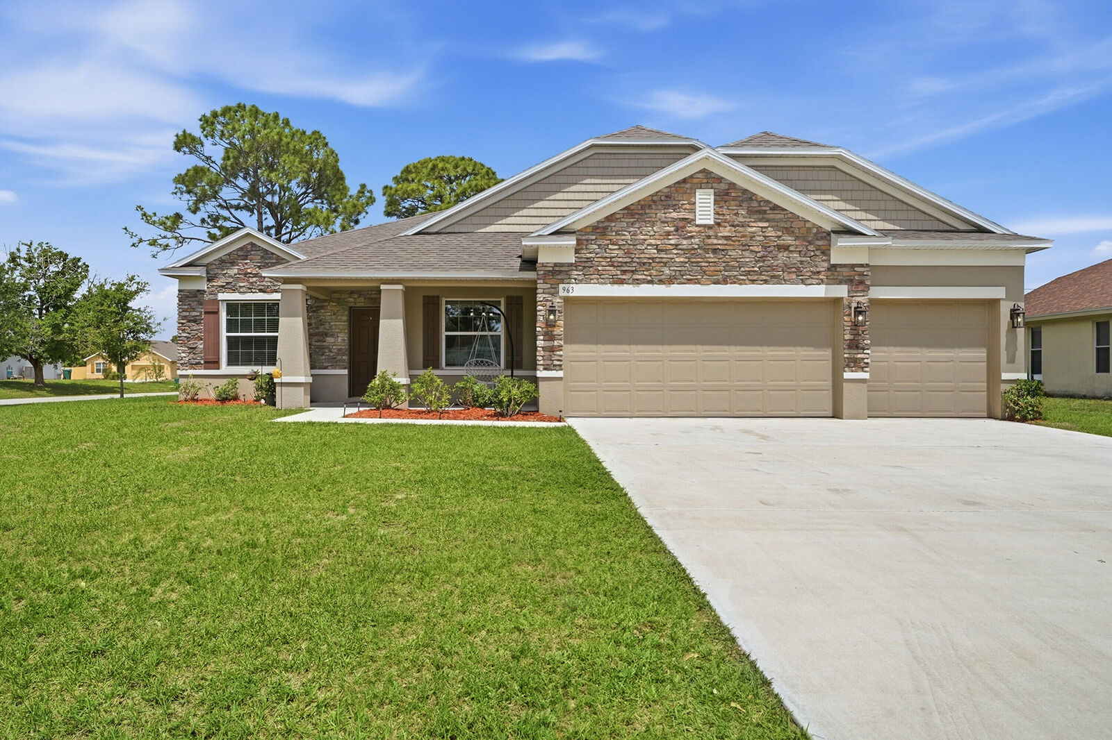 Property Photo: 963 SW Cecil Lane FL 34953