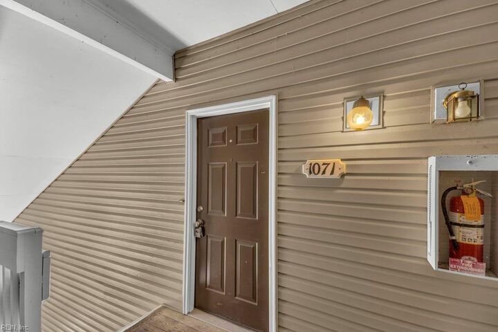 Property Photo:  107 Stratford Dr I  VA 23185 