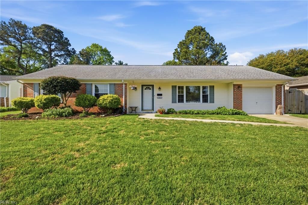 Property Photo: 3961 W Colonial Pw VA 23452