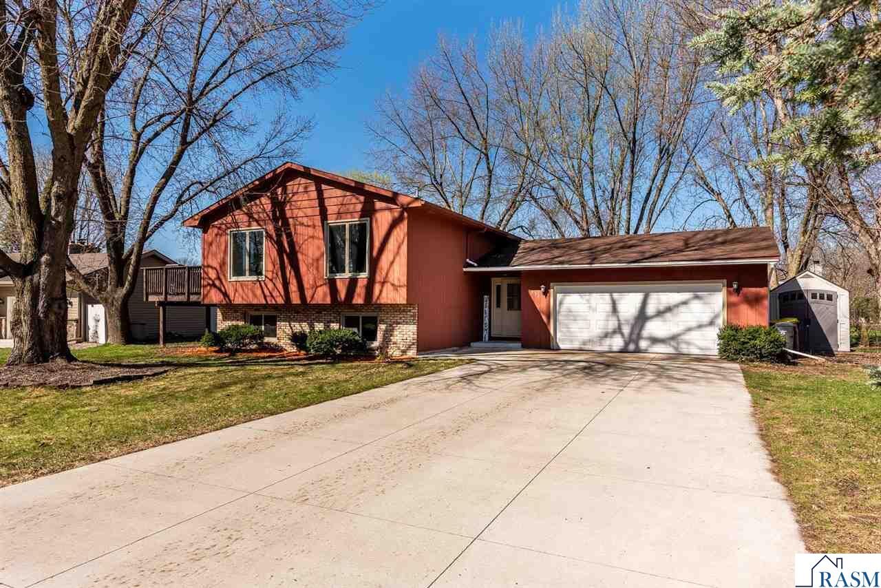 Property Photo:  1032 Shady Oak Drive  MN 56003 