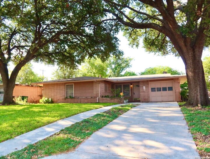 Property Photo:  558 Cicero  TX 78218 